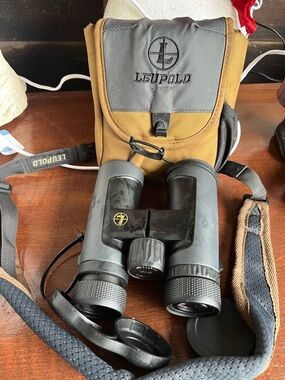 Leupold Binoculars with Carry Case - Gray and Tan